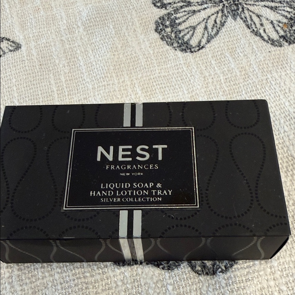NWT best fragrances liquid soap and hand lotion tray